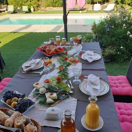 Bed and Breakfast La Colombe Tourrettes Exterior foto
