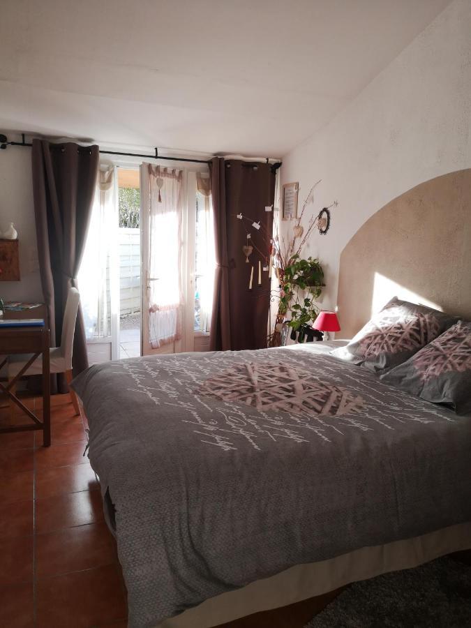 Bed and Breakfast La Colombe Tourrettes Exterior foto