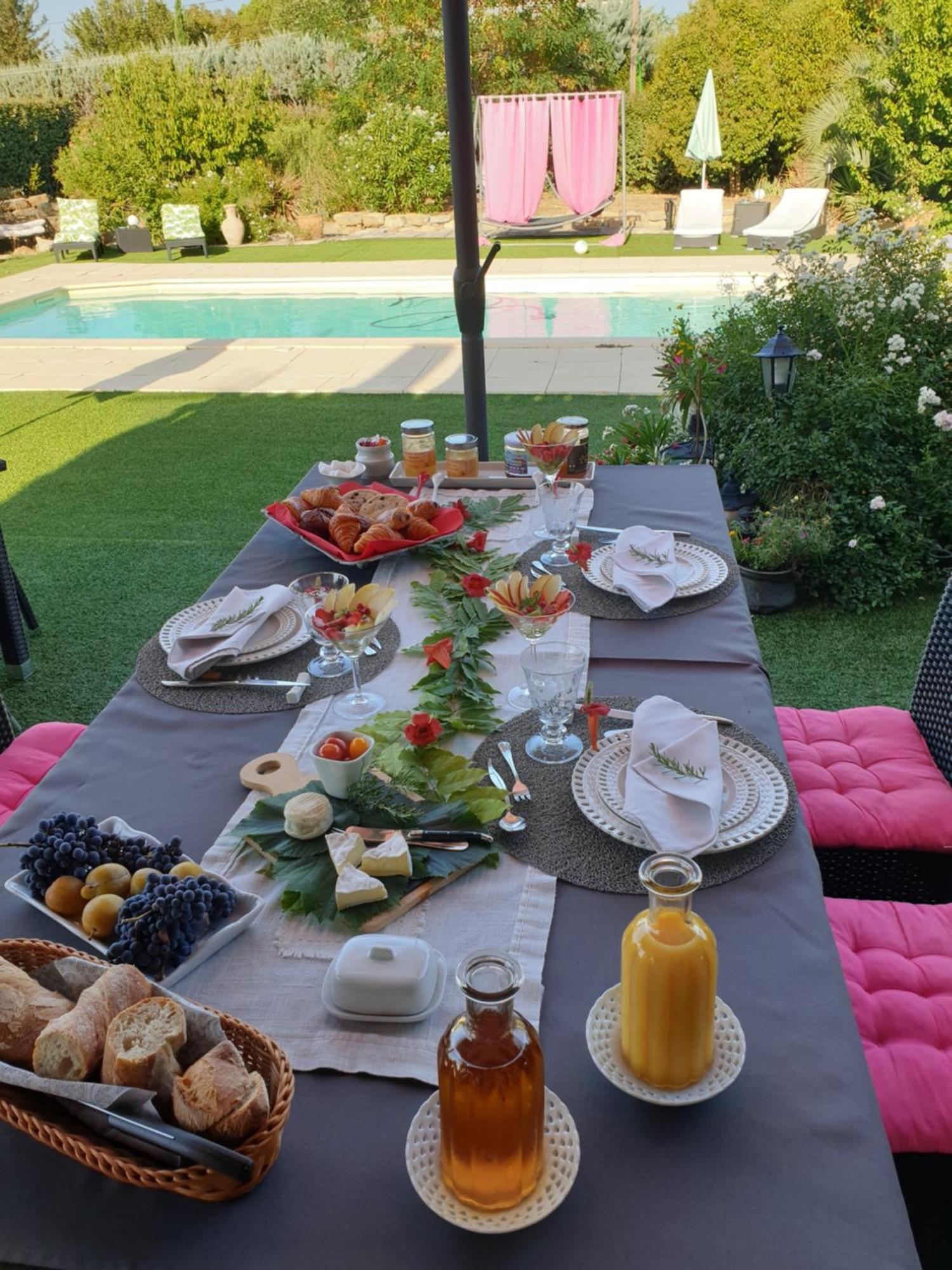 Bed and Breakfast La Colombe Tourrettes Exterior foto
